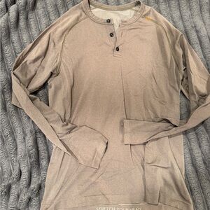 lululemon Men's Metal Vent Tech Henley Shirt